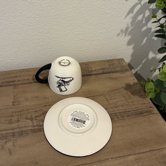 Mad Hatter Cup & Saucer Set. - Picture 4 of 8